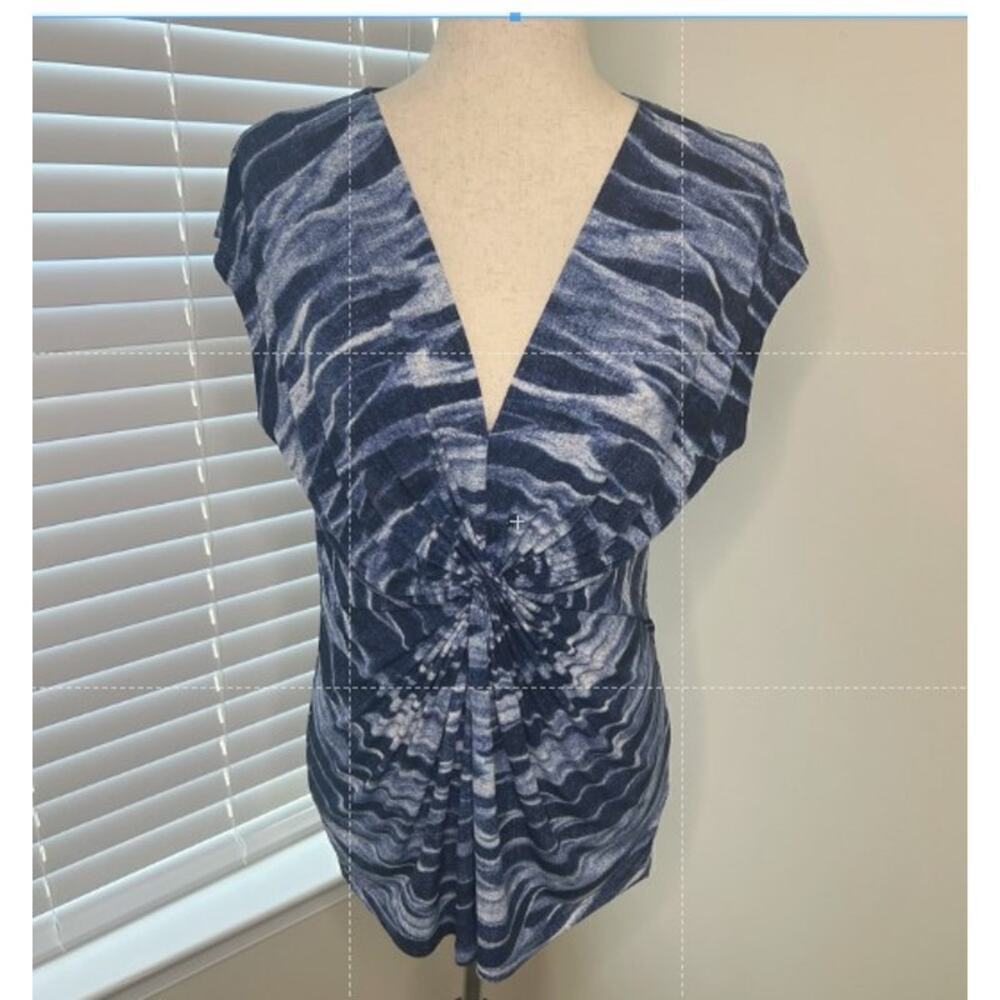 Michael Kors Size Medium Stretchy Navy / Light Blue Short Sleeve Blouse V Neck